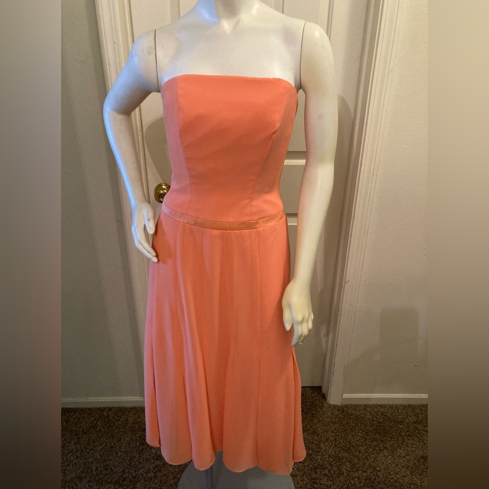 Bridesmaid dress. Strapless, A-line, tea length. Chiffon & Satin fabric.